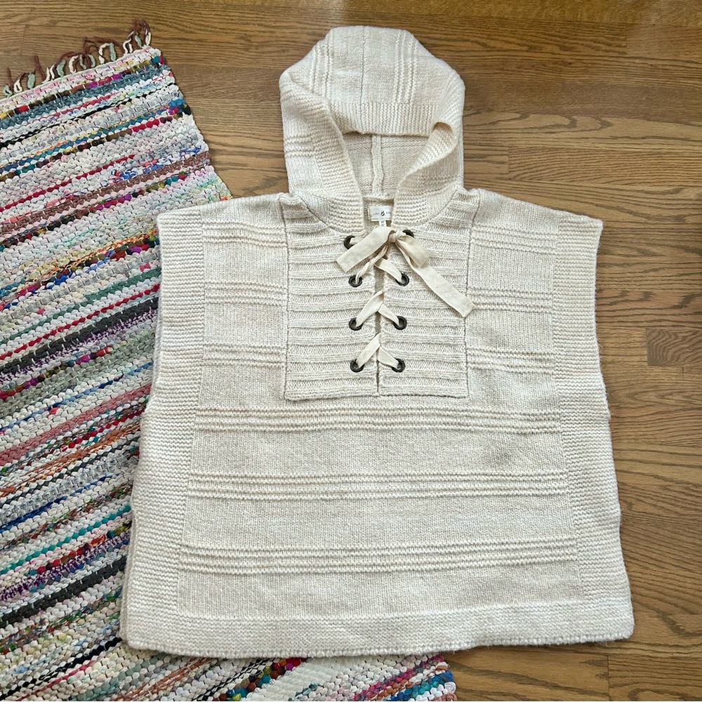 Lou and Grey Cream Knit Hooded Poncho size M